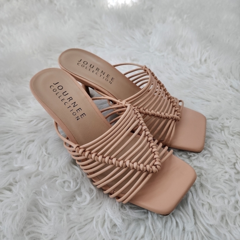 JOURNEE COLLECTION SASKIA HEELED SANDALS. NUDE. Size 6.5. New. -Rock the bold - Picture 2 of 5